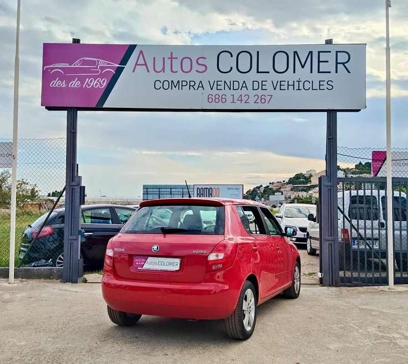 Usado Skoda Fabia 69 CV (50 kW) 2014 Rojo Utilitario