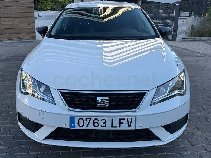Usado Seat Leon XCELLENCE 150 CV (110 kW) 2020 Blanco Berlina