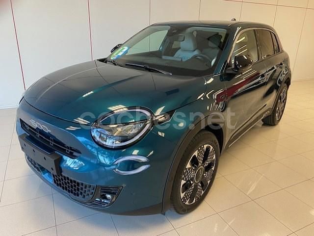 Azul Usado 2024 Fiat 600 La Prima SUV | 26.500 € (Caro) - Imagen 1/4