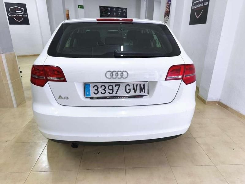 Usado Audi A3 Sportback Attraction 105 CV (77 kW) 2010 Blanco Utilitario