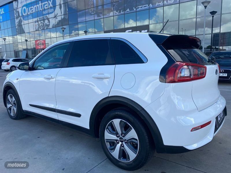 Usado Kia Niro 141 CV (103 kW) 2018 Blanco SUV