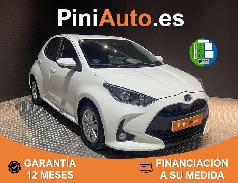 Usado Toyota Yaris Hybrid Active 116 CV (85 kW) 2021 Blanco Utilitario