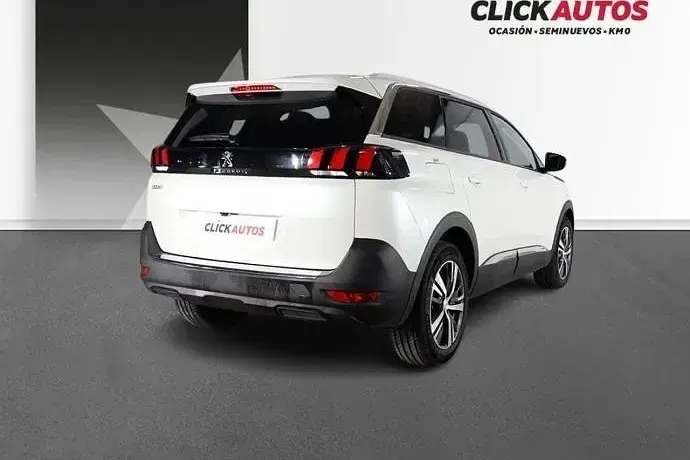 Usado Peugeot 5008 Allure 130 CV (95 kW) 2023 SUV