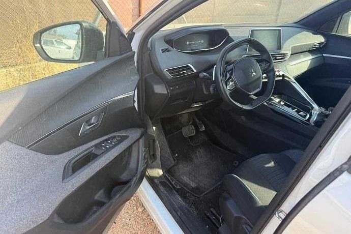 Usado Peugeot 3008 Active 130 CV (95 kW) 2024 SUV