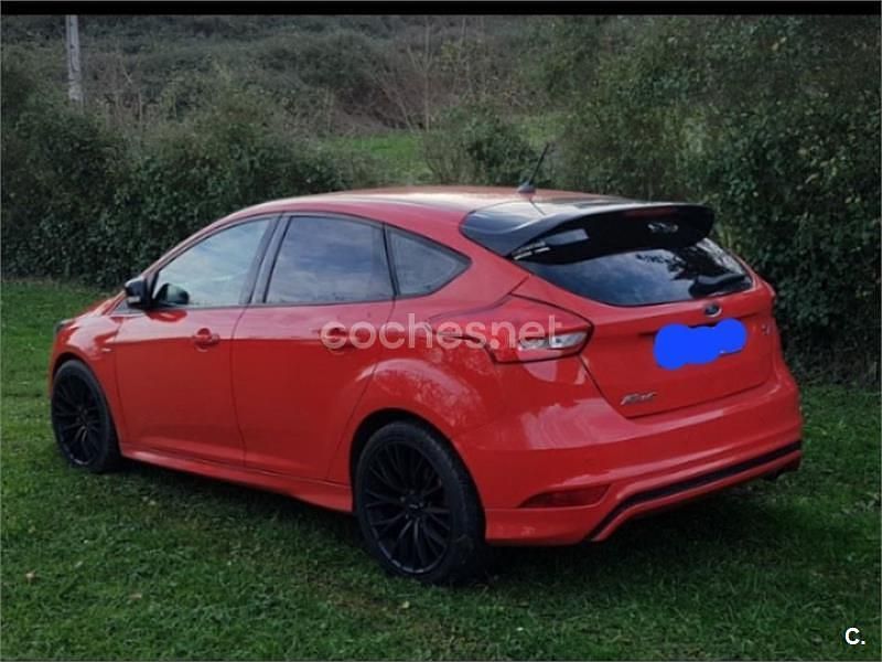 Usado Ford Focus ST-Line 150 CV (110 kW) 2017 Rojo Berlina