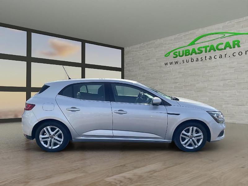 Usado Renault Mégane IV Business 95 CV (69 kW) 2019 Gris Berlina