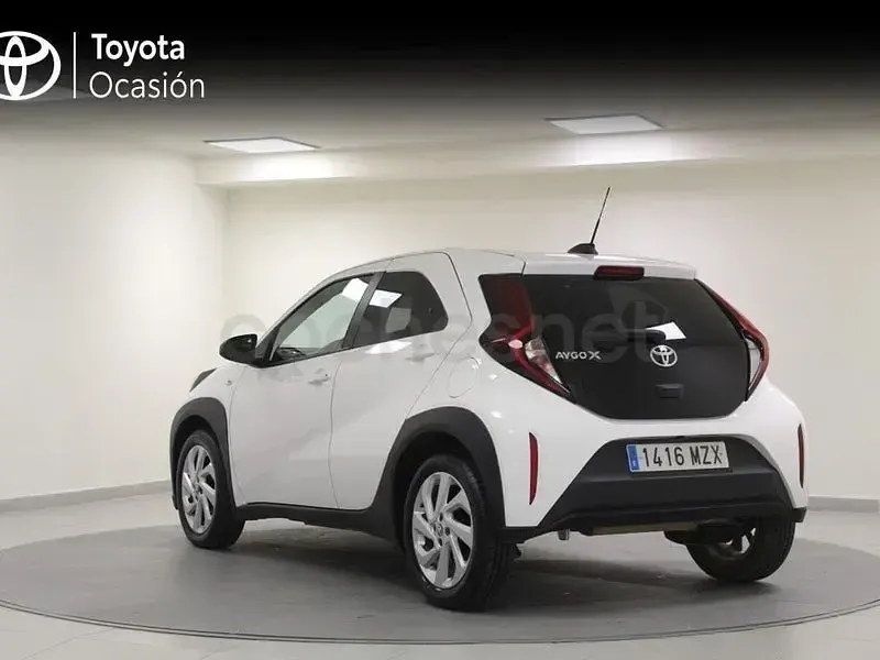 Usado Toyota Aygo X Play 72 CV (52 kW) 2025 Blanco SUV