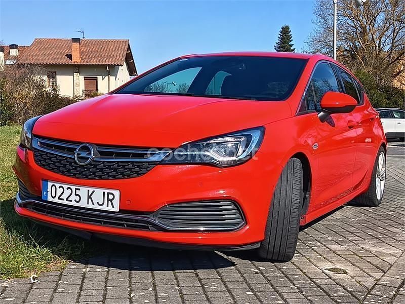 Usado Opel Astra 150 CV (110 kW) 2018 Rojo Berlina