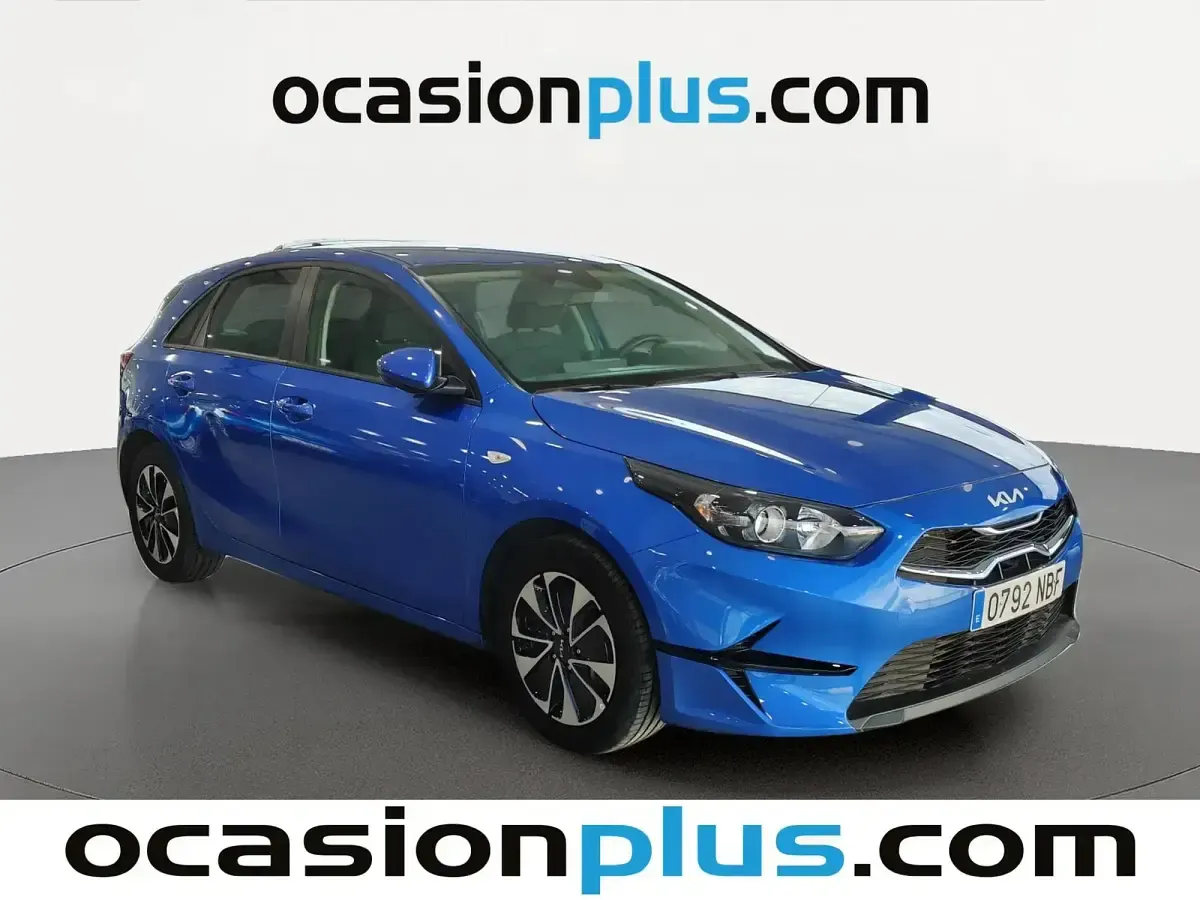 Usado Kia Ceed 100 CV (73 kW) 2025 Azul Utilitario