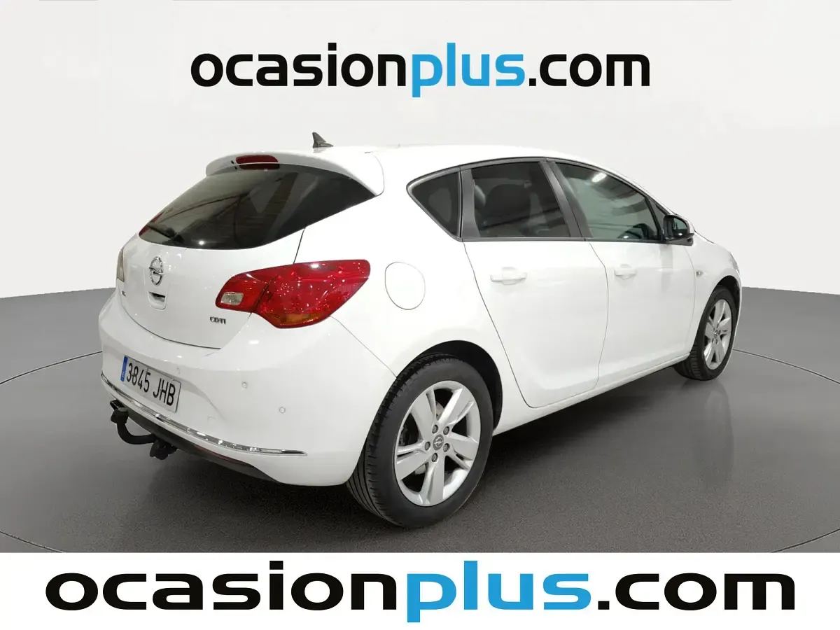 Usado Opel Astra Excellence 165 CV (121 kW) 2015 Blanco Utilitario