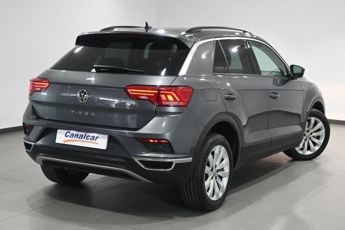 Usado VW T-Roc Advance 116 CV (85 kW) 2018 Gris SUV