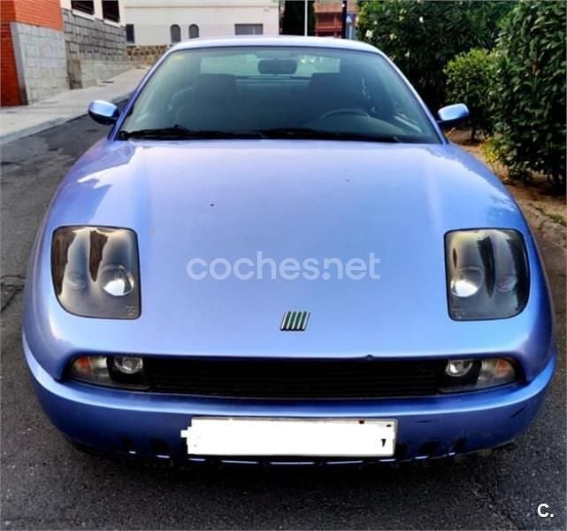 Usado Fiat Coupé 130 CV (95 kW) 1997 Violeta / lila Coupe