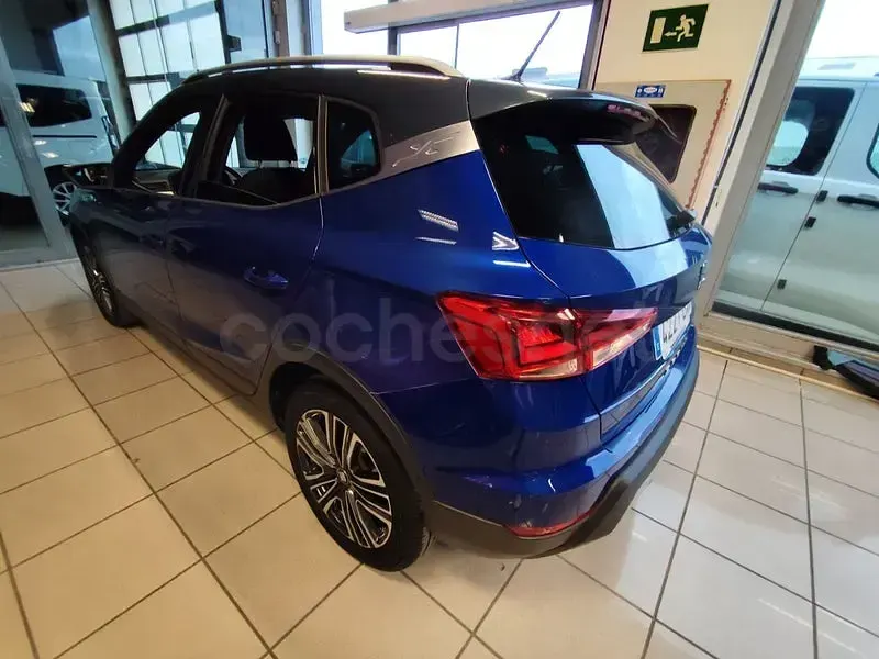 Usado Seat Arona XCELLENCE 110 CV (80 kW) 2021 Azul SUV