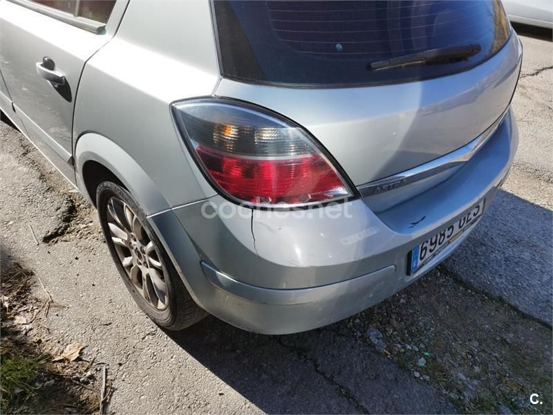 Etiqueta b (amarilla) Usado 2009 Opel Astra Enjoy Berlina | 2800 € (Buen precio) - Imagen 1/4