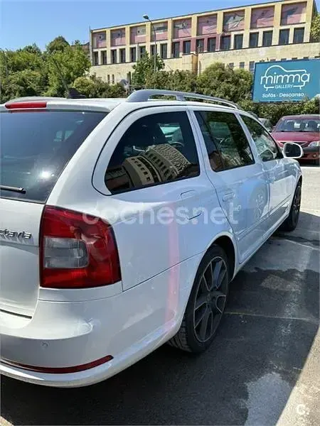 Usado Skoda Octavia RS 170 CV (125 kW) 2013 Blanco Familiar