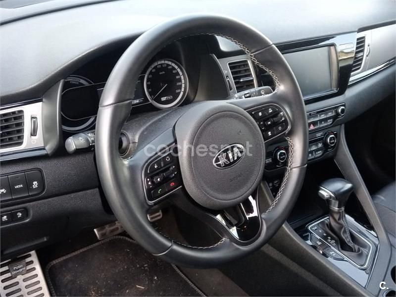 Usado Kia Niro 141 CV (103 kW) 2017 Gris / plata SUV