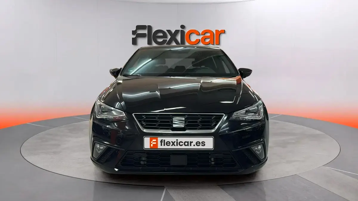 Usado Seat Ibiza FR 110 CV (80 kW) 2021 Negro Utilitario