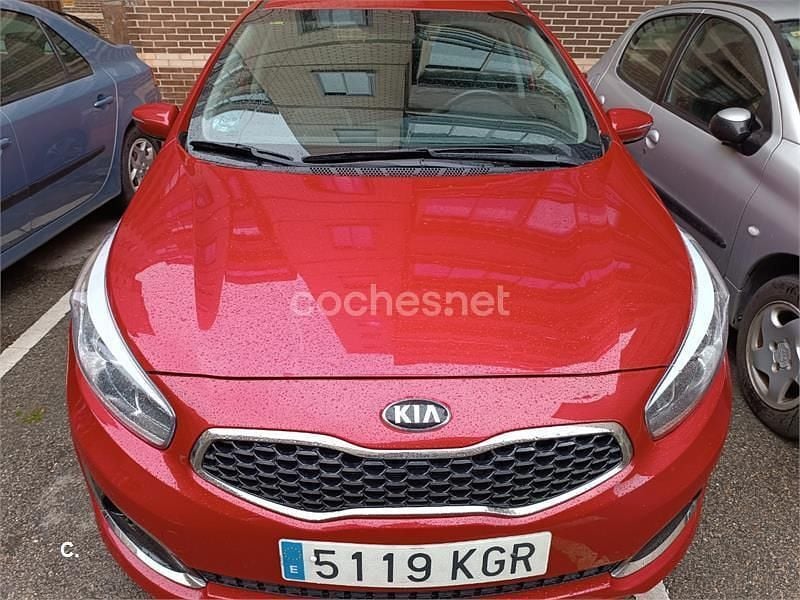 Rojo Usado 2018 Kia Ceed GT GT-Line Berlina | 14.700 € (Precio justo) - Imagen 1/4