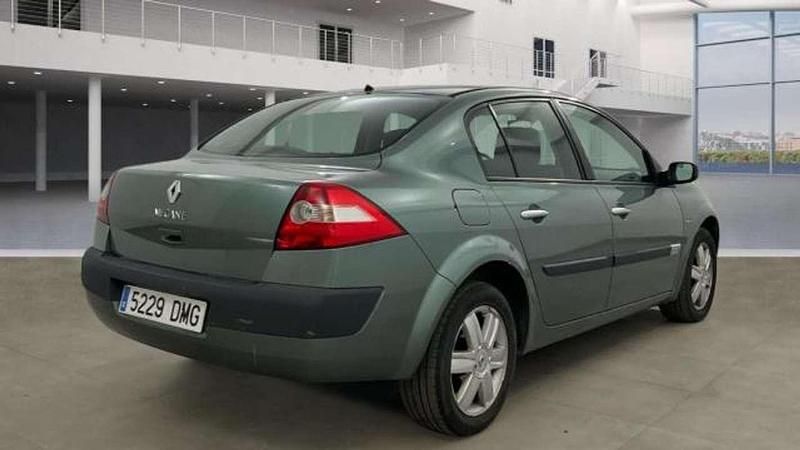 Usado Renault Mégane II Dynamique 115 CV (84 kW) 2005 Gris Berlina