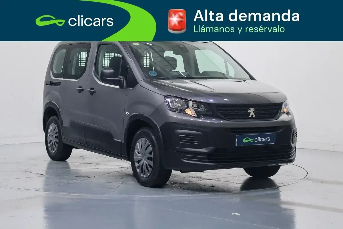 Usado Peugeot Rifter Business-Line 100 CV (73 kW) 2023 Gris Monovolumen