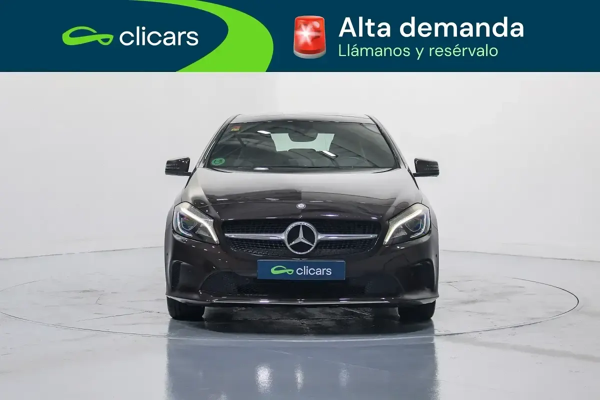 Usado Mercedes A180 Urban 109 CV (80 kW) 2016 Marrón Berlina