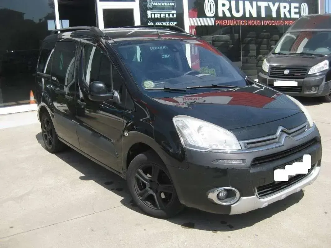 Usado Citroën Berlingo XTR 114 CV (83 kW) 2014 Negro Monovolumen