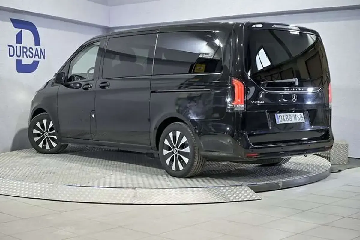 Usado Mercedes V250 Style 190 CV (139 kW) 2024 Negro Monovolumen