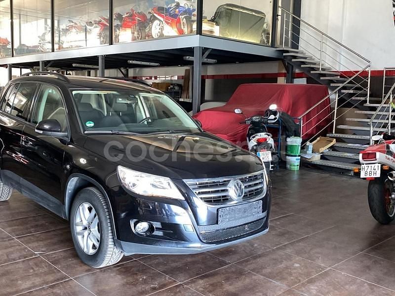 Negro Usado 2009 VW Tiguan Advance SUV | 10.900 € (Precio justo) - Imagen 1/4