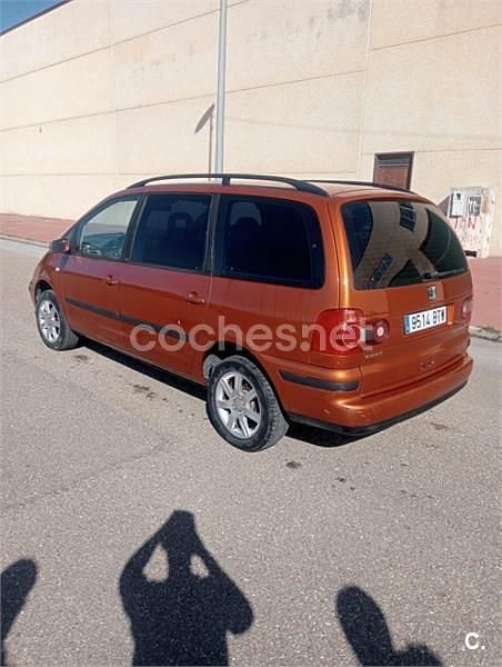 Usado Seat Alhambra Kids 130 CV (95 kW) 2002 Naranja Monovolumen