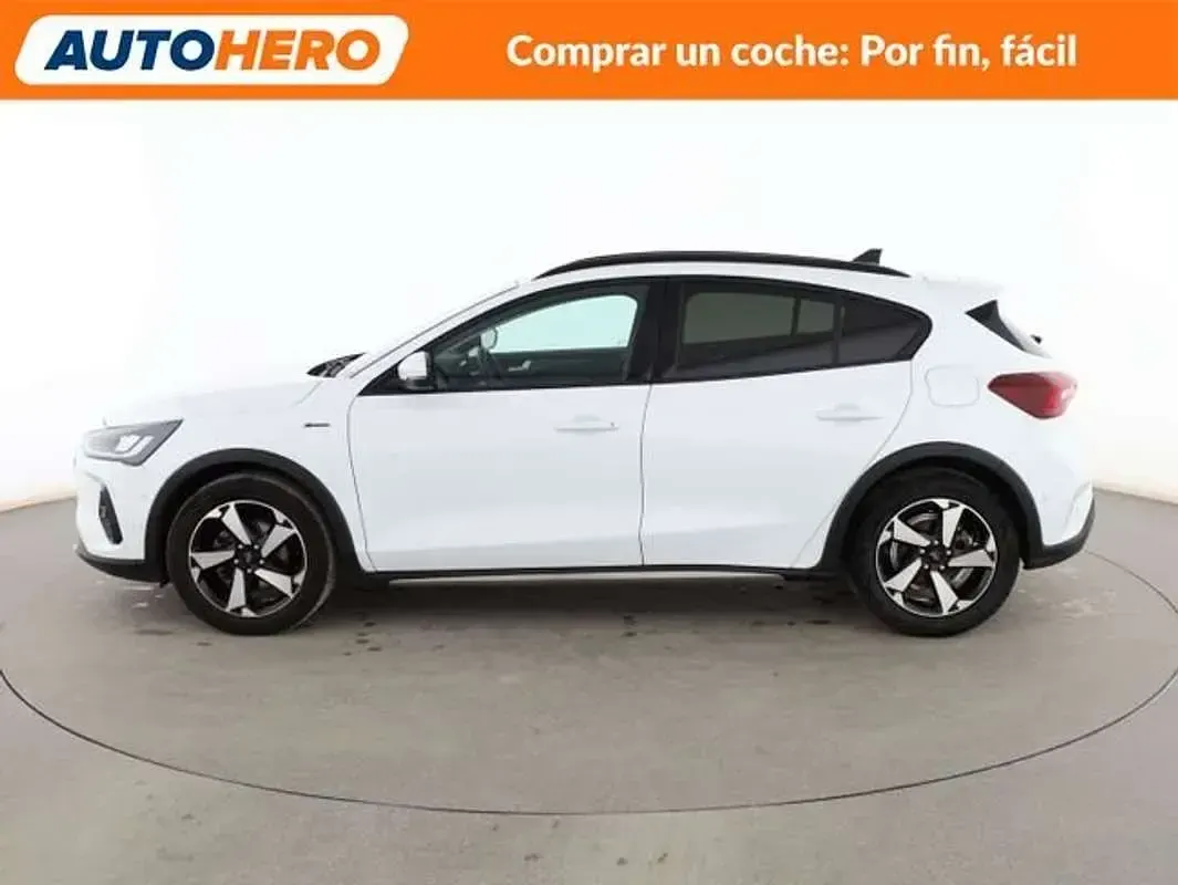 Używany Ford Focus Active 155 KM (114 kW) 2023 Biały Sedan/Limuzyna