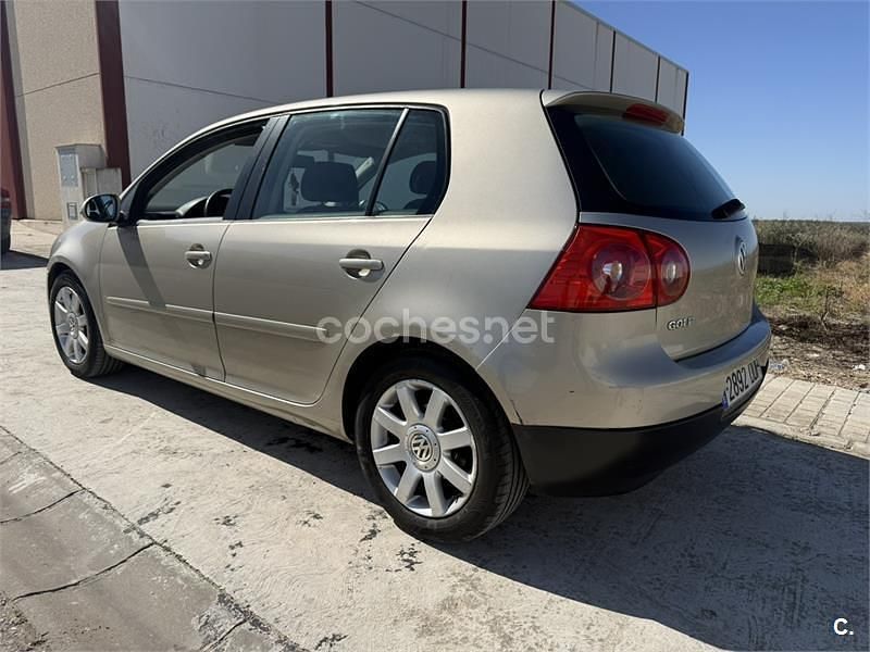 Usado VW Golf IV Sportline 102 CV (75 kW) 2005 Beige Berlina