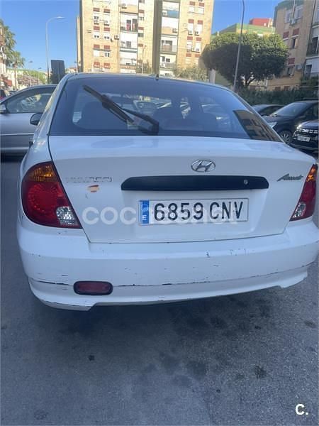 Usado Hyundai Accent GLS 85 CV (62 kW) 2003 Blanco Berlina