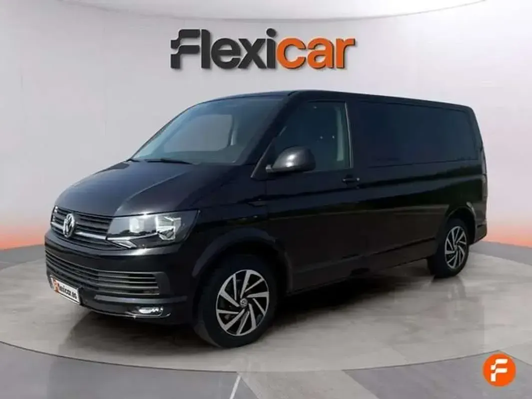 Usado VW Multivan 150 CV (110 kW) 2020 Negro Monovolumen