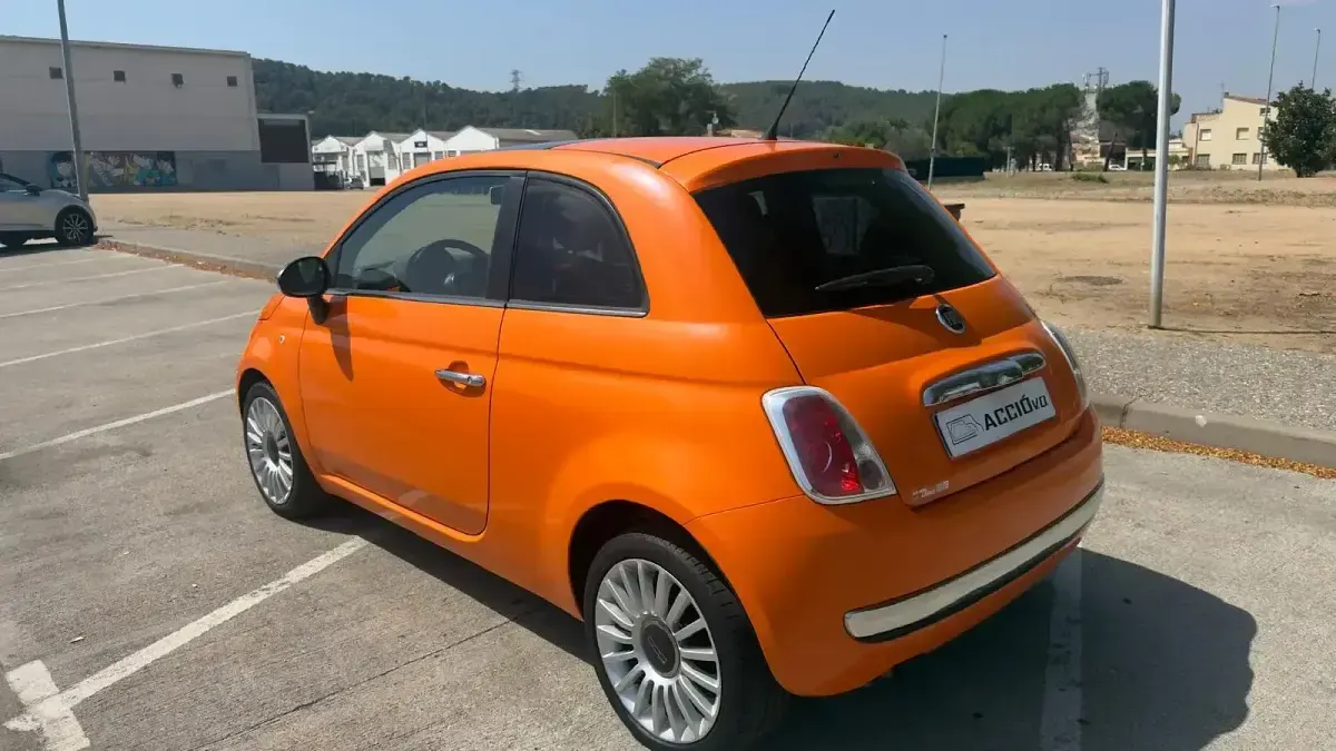 Usado Fiat 500 Lounge 69 CV (50 kW) 2011 Naranja Utilitario