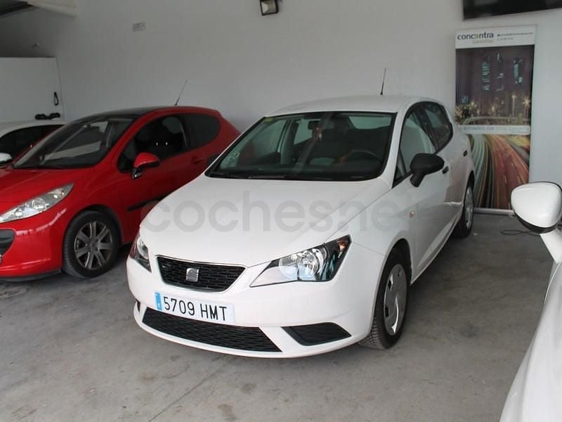 Usado Seat Ibiza Reference 75 CV (55 kW) 2012 Blanco Berlina