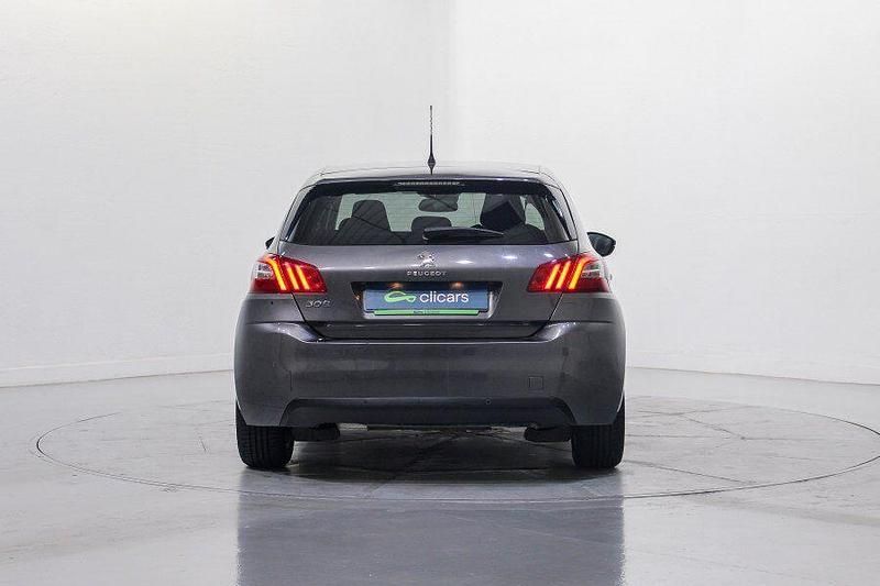 Usado Peugeot 308 Style 130 CV (95 kW) 2016 Gris Berlina