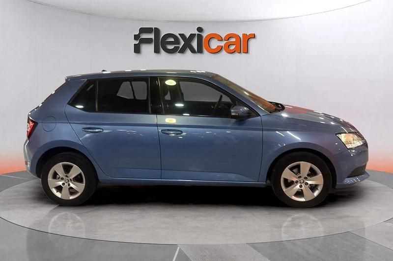 Usado Skoda Fabia Ambition 95 CV (69 kW) 2019 Azul Berlina