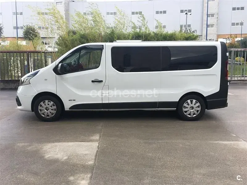 Usado Renault Trafic LIMITED 120 CV (88 kW) 2015 Blanco Monovolumen