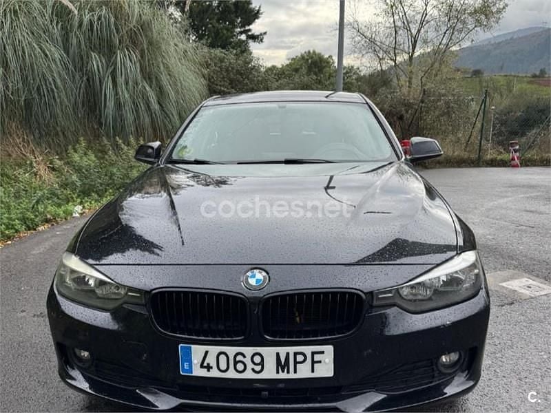 Usado BMW 318 143 CV (105 kW) 2013 Negro Familiar