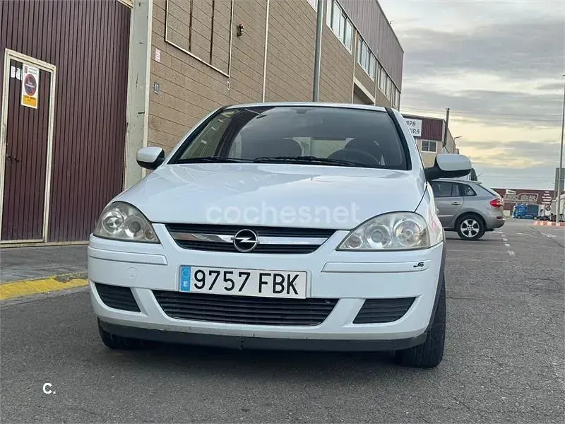 Usado Opel Corsa Essentia 80 CV (58 kW) 2007 Blanco Utilitario