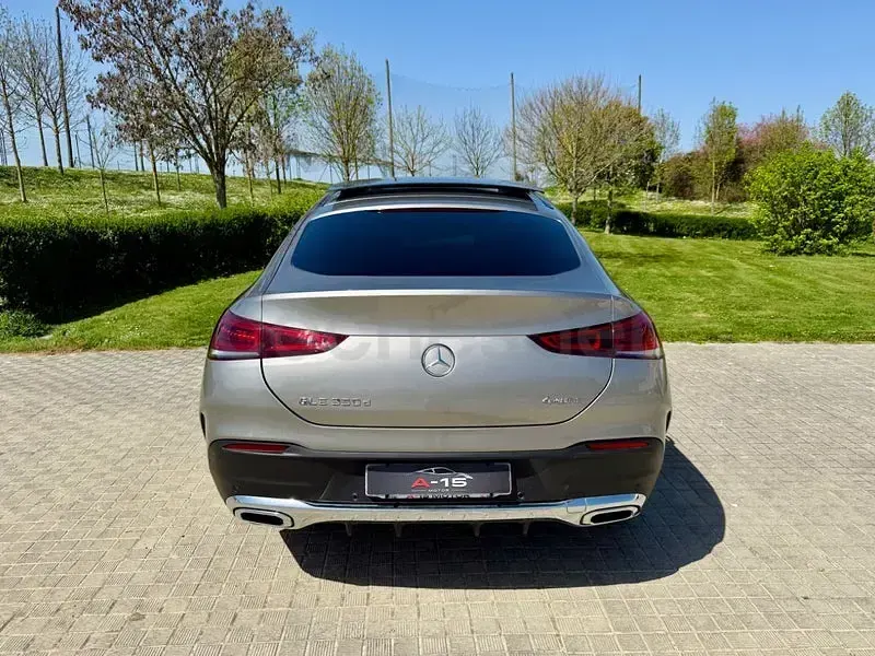 Usado Mercedes GLE350 272 CV (200 kW) 2020 Gris / plata Coupe
