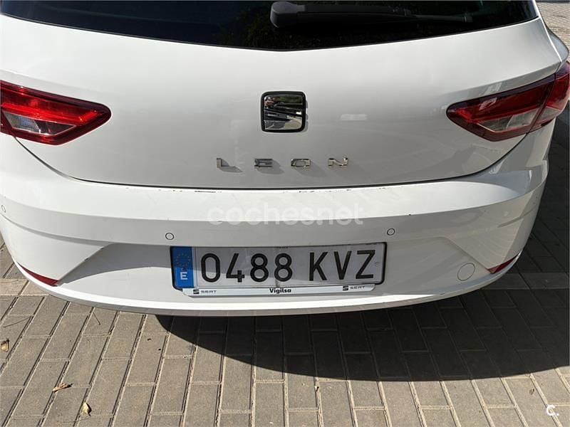 Usado Seat Leon Style 115 CV (84 kW) 2019 Blanco Berlina