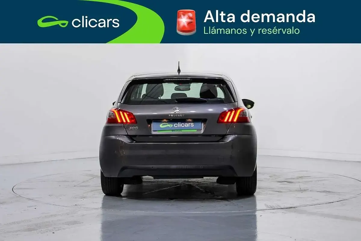 Usado Peugeot 308 Active 110 CV (80 kW) 2021 Gris Utilitario