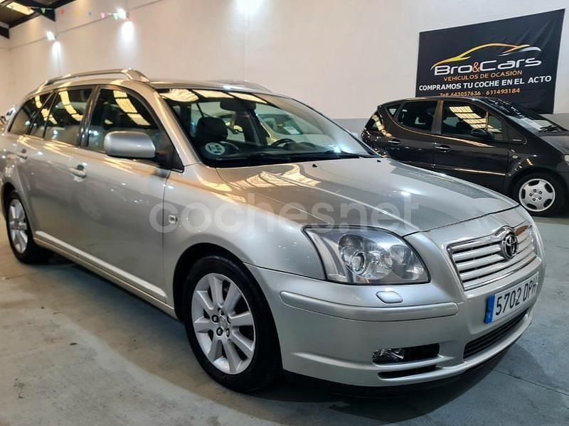 Beige Usado 2005 Toyota Avensis Sol Familiar | 3900 € (Precio justo) - Imagen 1/4