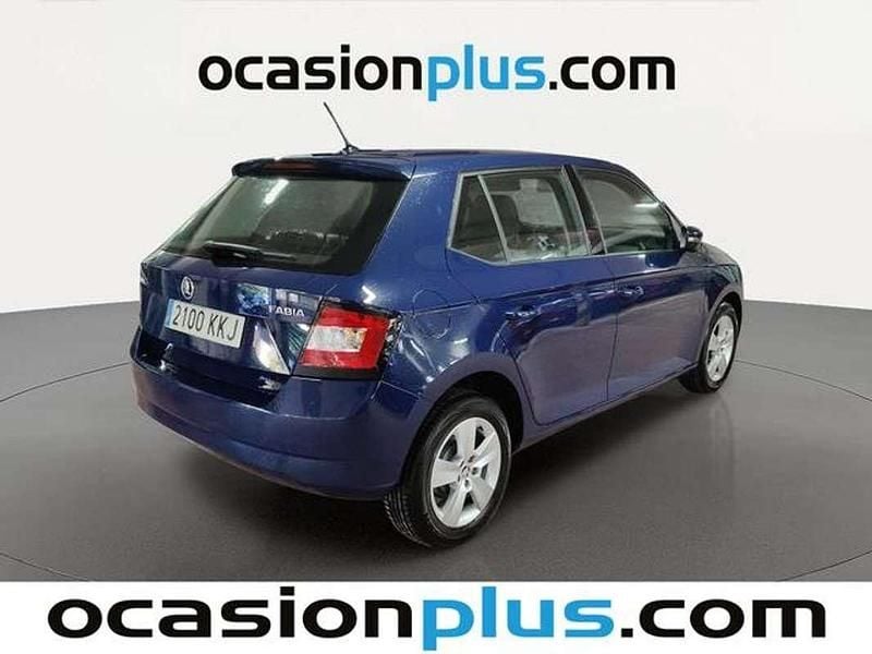 Usado Skoda Fabia 75 CV (55 kW) 2018 Azul Utilitario
