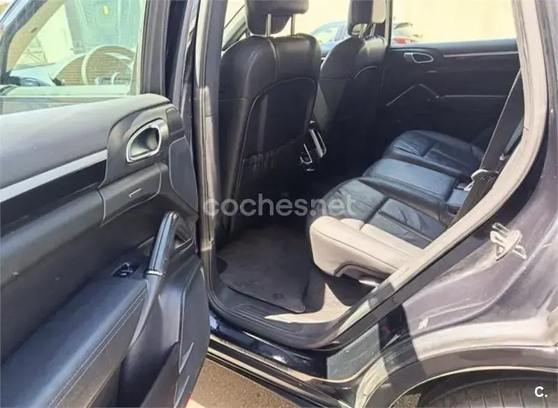 Usado Porsche Cayenne 240 CV (176 kW) 2011 Negro SUV