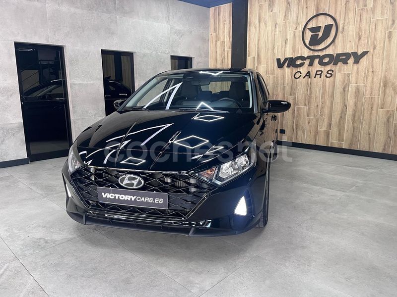 Negro Usado 2021 Hyundai i20 Berlina | 13.995 € (Precio justo) - Imagen 1/4