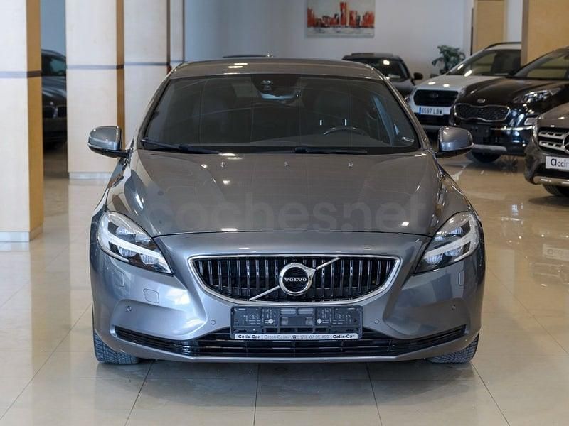Occasion Volvo V40 Momentum 150 PK (110 kW) 2019 Grijs Sedan