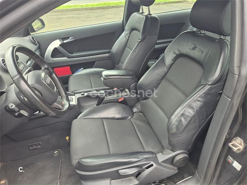 Negro Usado 2006 Audi A3 Attraction Berlina | 5000 € (Buen precio) - Imagen 1/4