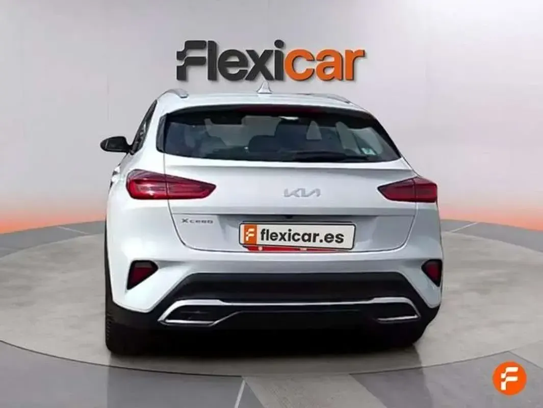 Usado Kia XCeed 101 CV (74 kW) 2024 Blanco SUV